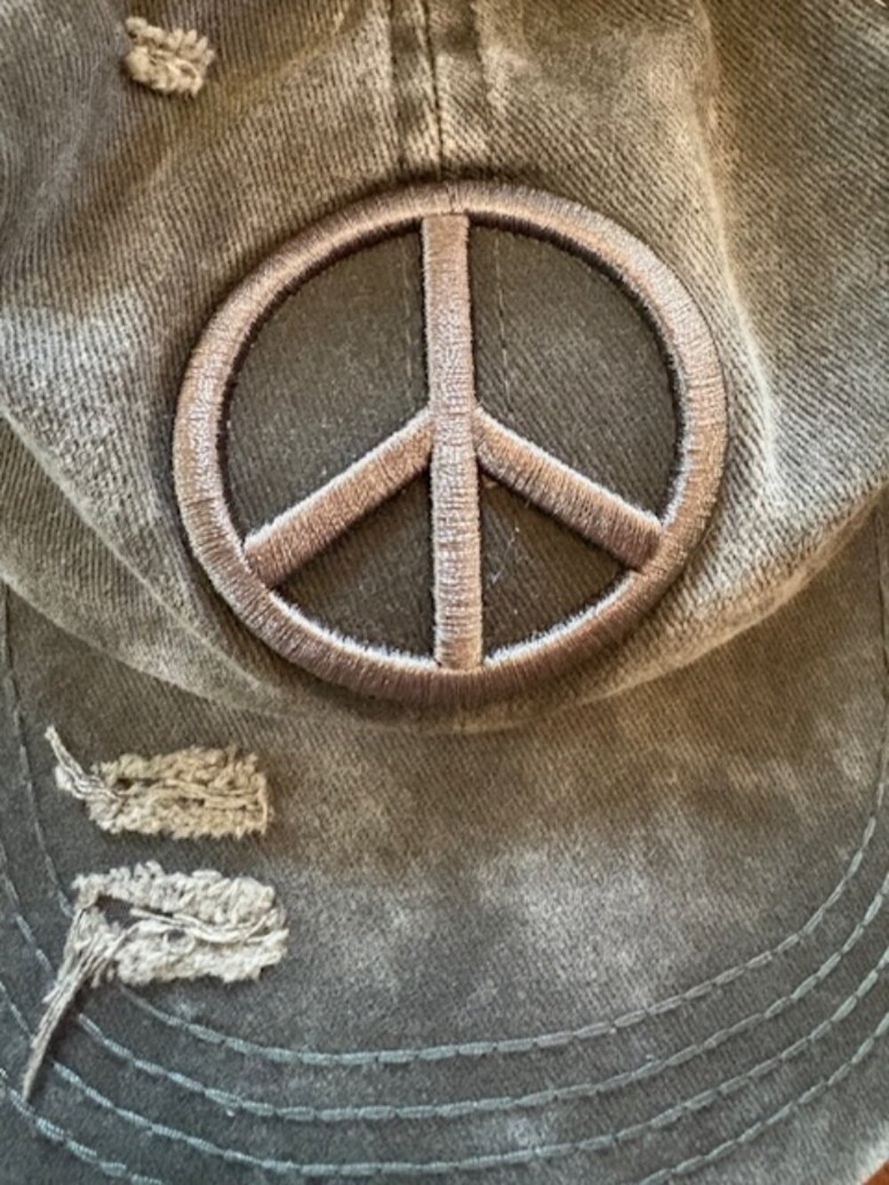 NWOT Green CC Distressed Embroidered Peace Sign Criss Cross High Ponytail Hat - Picture 10 of 12